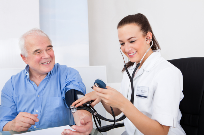 why-vital-sign-monitoring-matters-for-seniors-at-home